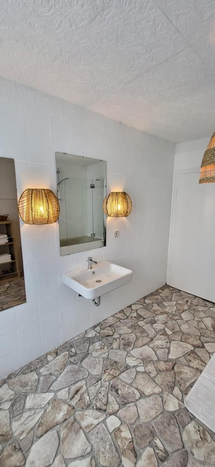 D&b Staycation Apartment Niedenstein